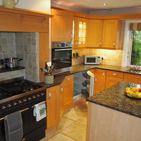 Hectors House Comfortable 4 Bed House In Mature Gardens Yelverton Exterior foto